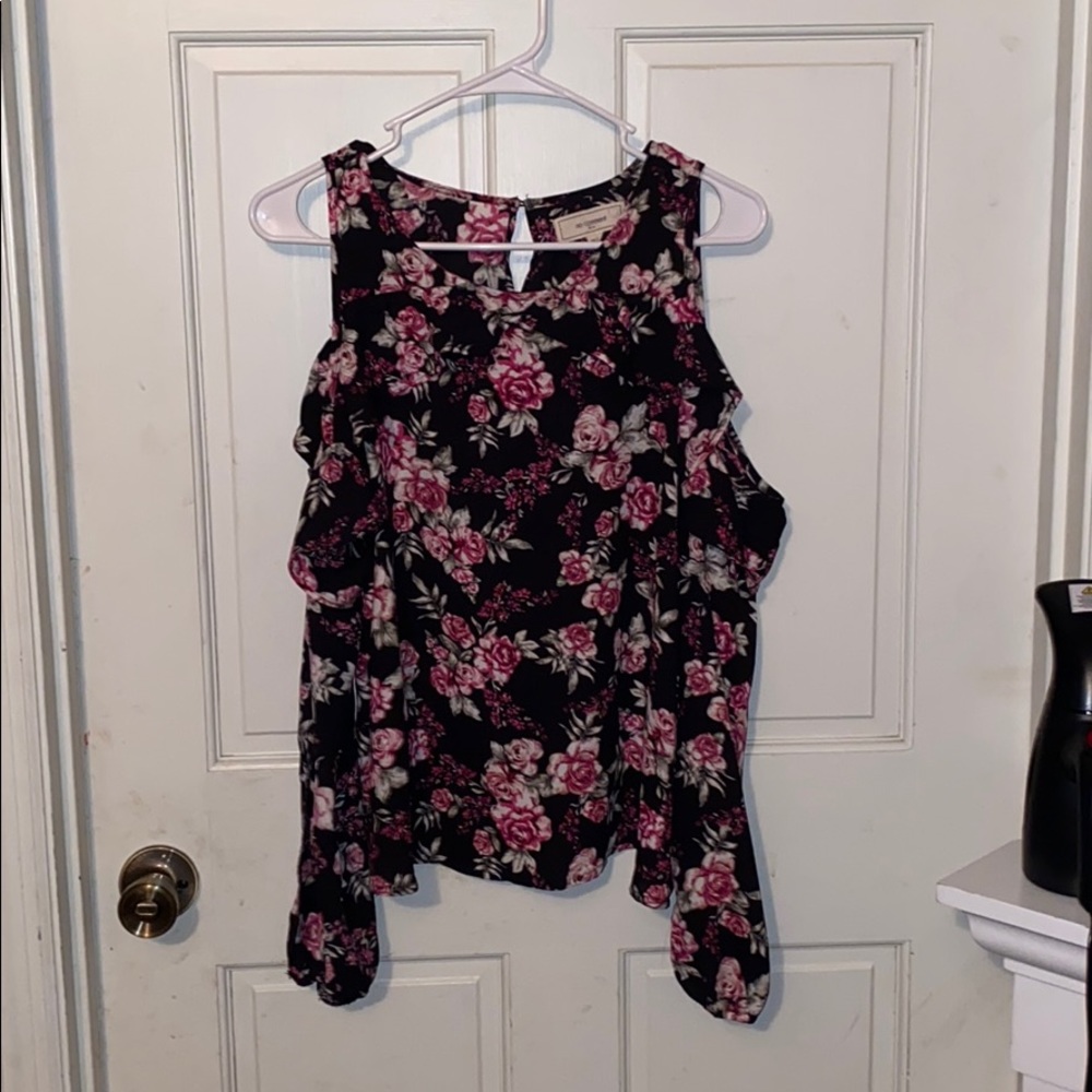 No Comment open shoulder top size large
